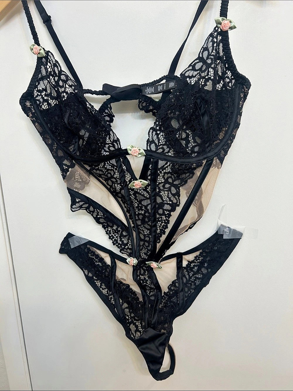 For Love & Lemons Sonia Bodysuit Floral Lace Black & Beige Large